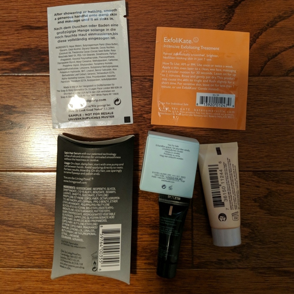 🎉SOLD🎉 - Beauty samples bundle with make up bag - Picture 5 of 8